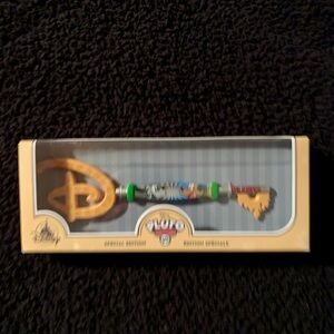 Disney Pluto Collectible Key - Gold and Green